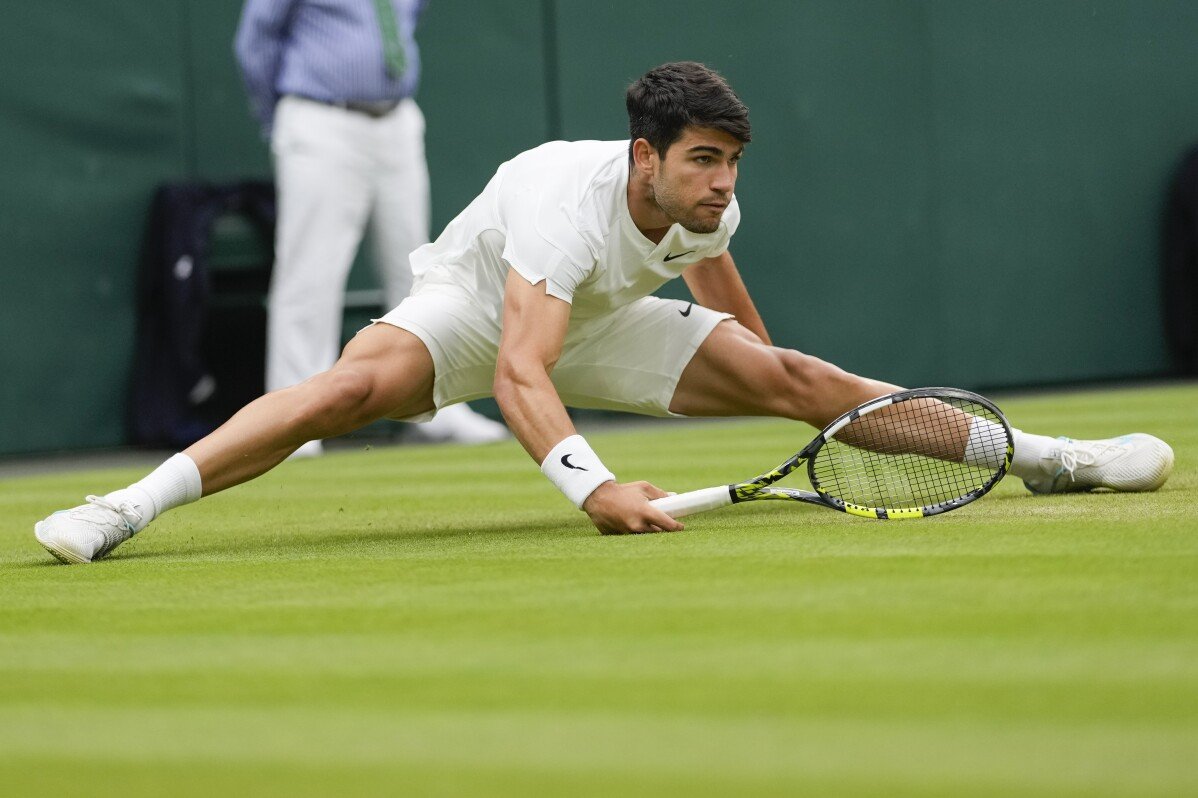 Carlos Alcaraz enfrenta Daniil Medvedev, e Novak Djokovic joga contra Lorenzo Musetti nas semifinais de Wimbledon